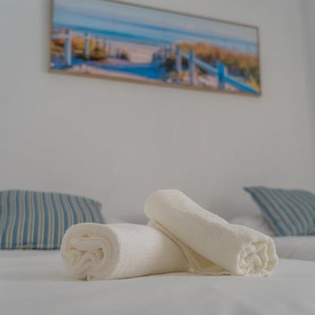 Calabahia Beach Cala Del Moral Rincón de la Victoria Εξωτερικό φωτογραφία